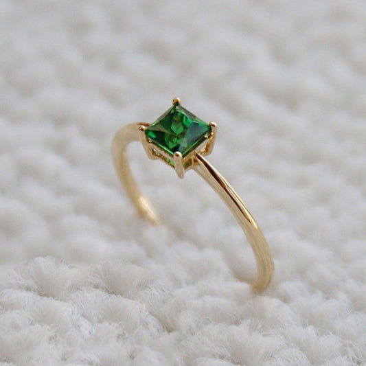 Simple and Fashionable Female Ring