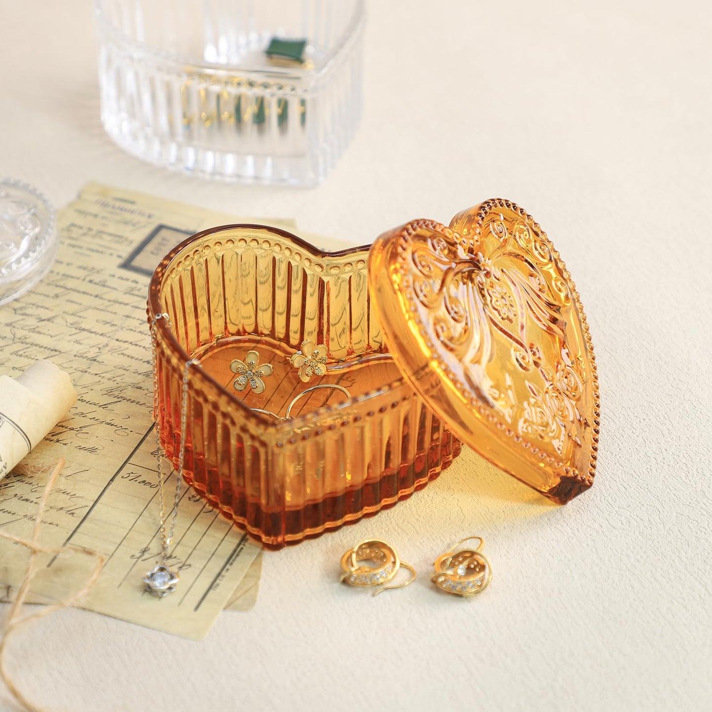 Heart-Shaped Crystal Glass Jewelry Box with Embossed Design and Lid