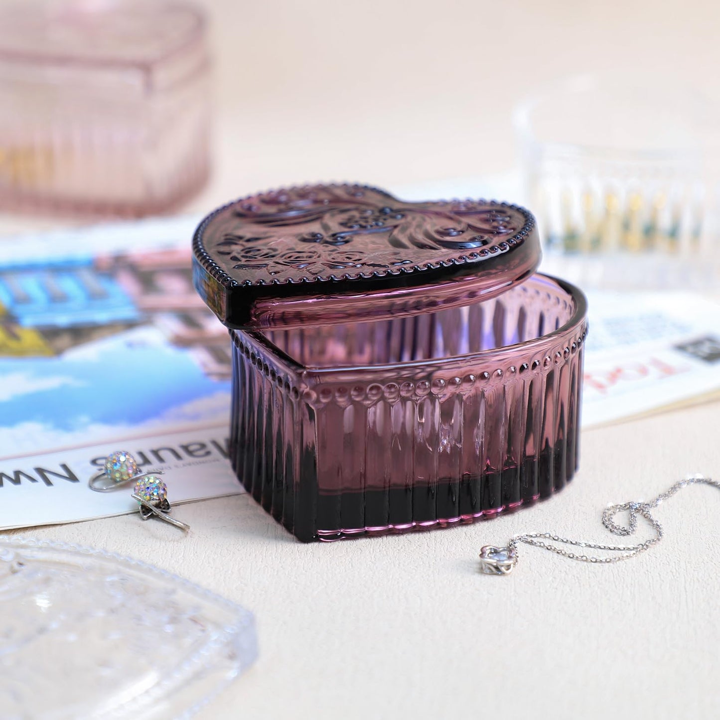 Heart-Shaped Crystal Glass Jewelry Box with Embossed Design and Lid