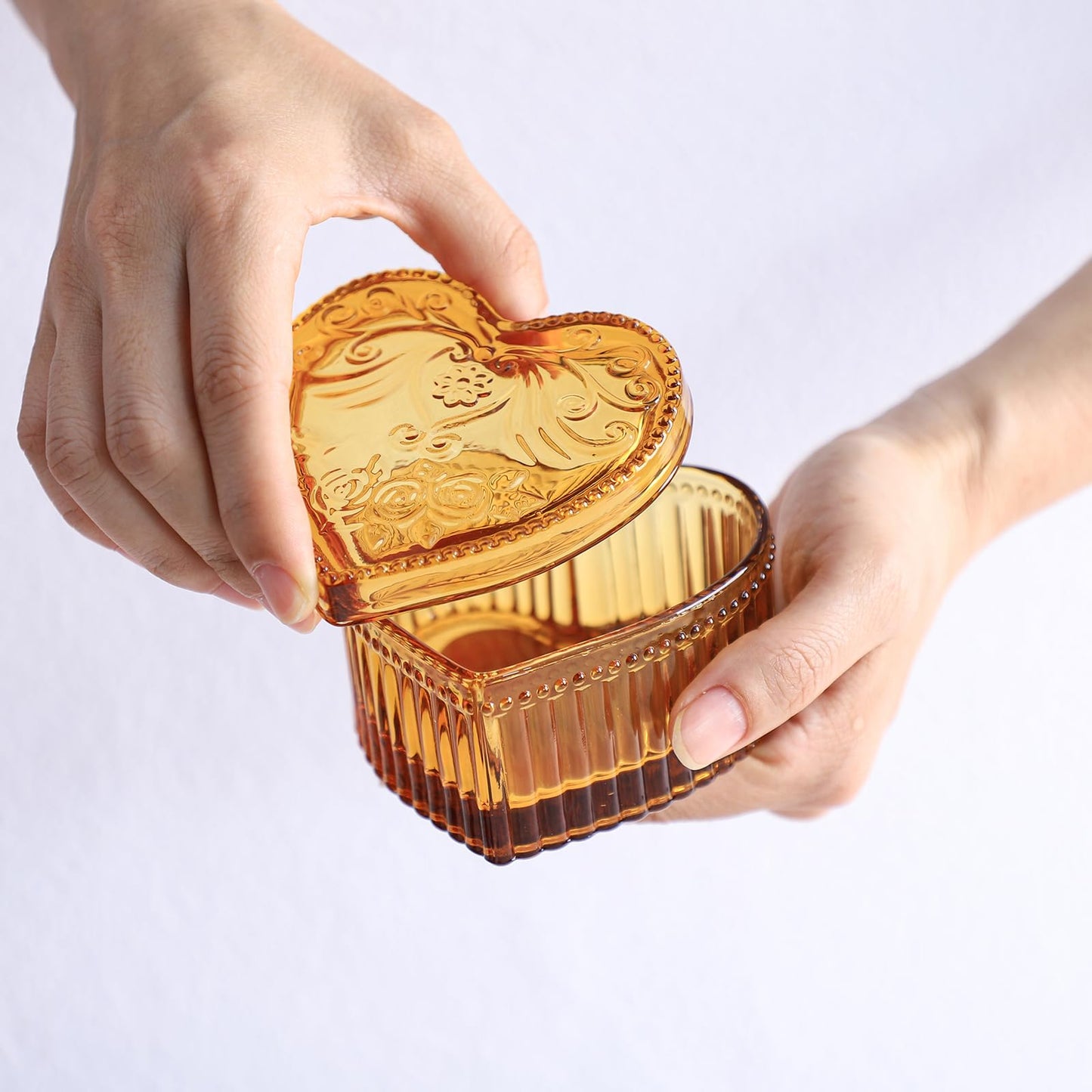 Heart-Shaped Crystal Glass Jewelry Box with Embossed Design and Lid