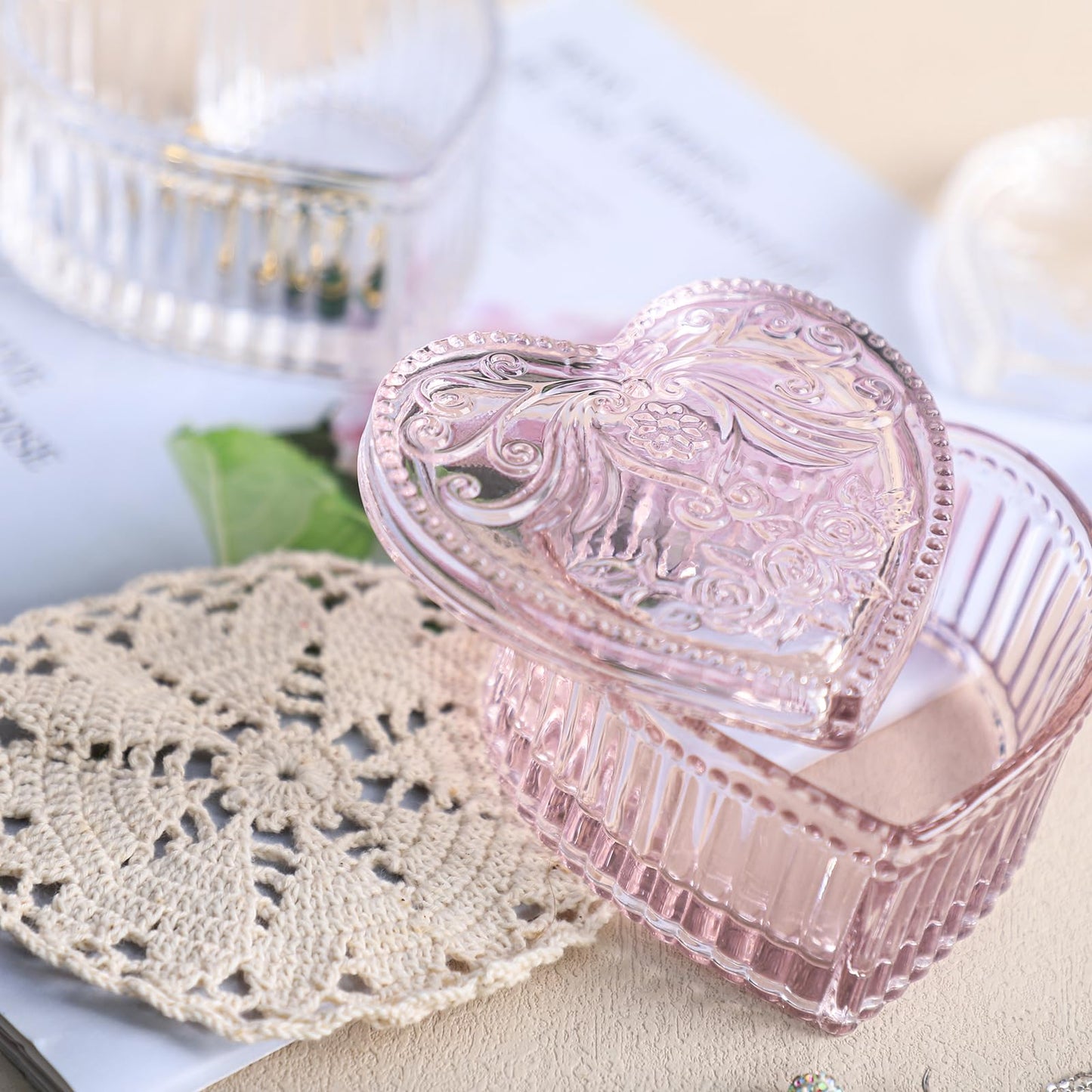 Heart-Shaped Crystal Glass Jewelry Box with Embossed Design and Lid