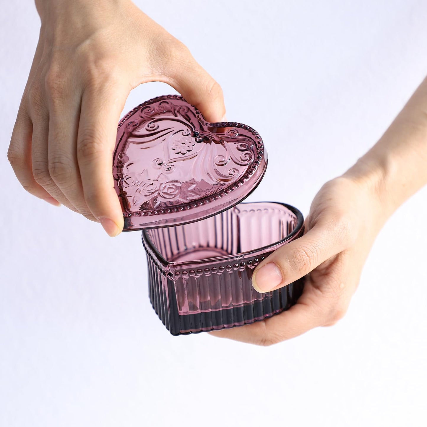 Heart-Shaped Crystal Glass Jewelry Box with Embossed Design and Lid