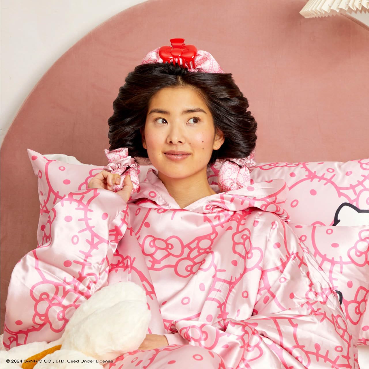 Hello Kitty Satin Pillowcase and Satin Scrunchies - Machine Washable, Wrinkle-Free, Standard Size 2 Piece Set