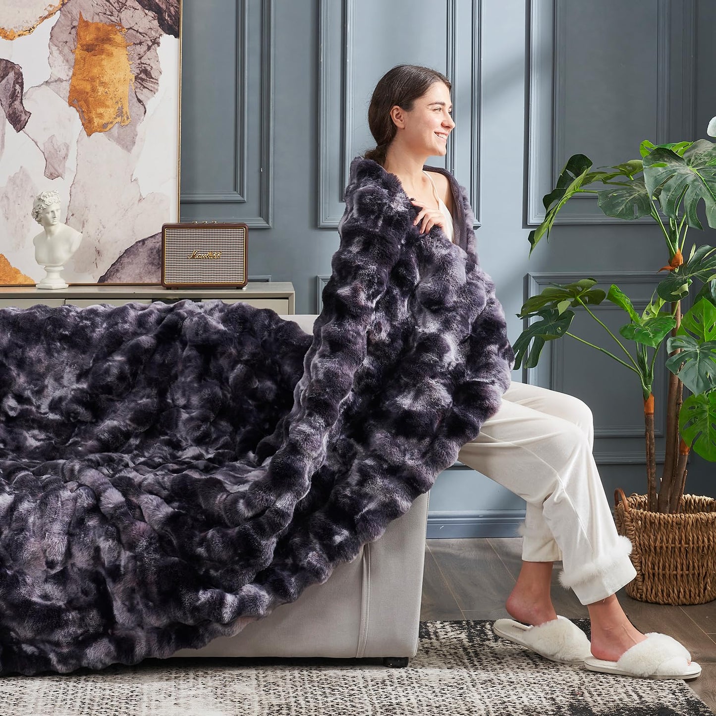 Faux Fur Throw Blanket -Fuzzy Soft Plush Thick Bubble Blanket