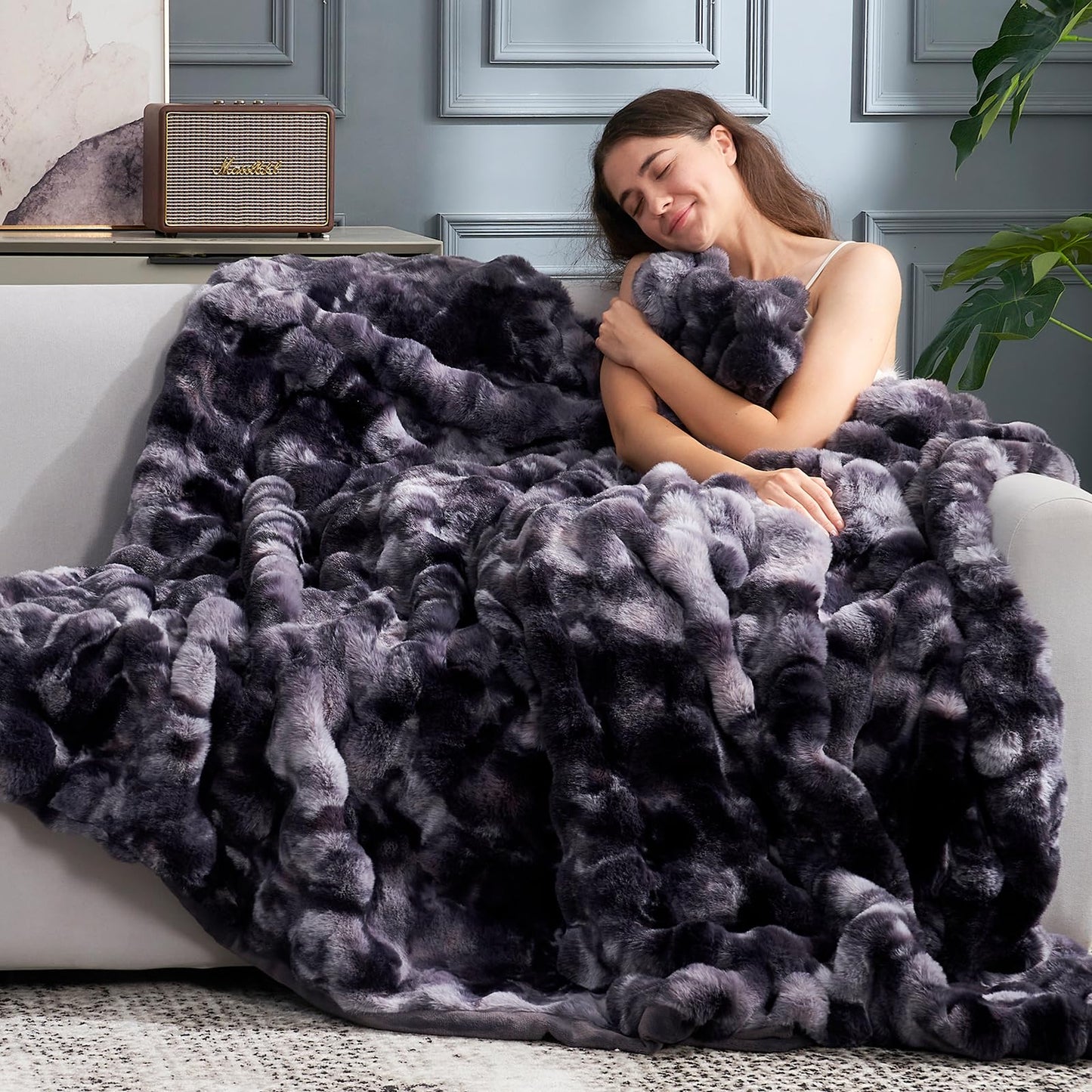 Faux Fur Throw Blanket -Fuzzy Soft Plush Thick Bubble Blanket