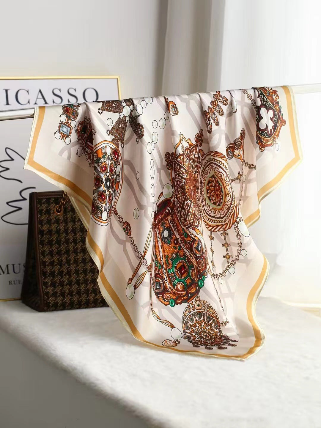 Intellectual Elegant Light Luxury Gift Silk Small Square Towel Silk Scarf