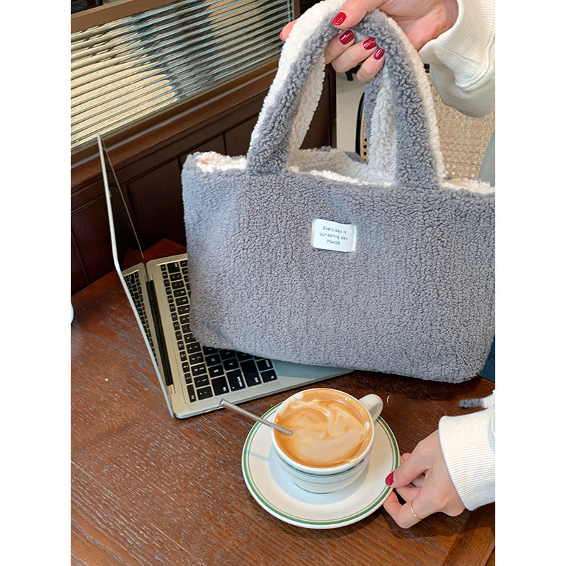 Cute And Versatile Niche Handbags